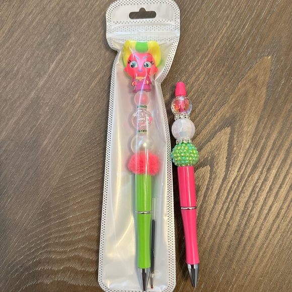 Disney Villains Blacklight Doorables Lady Tremaine‎ Set Of 2 Beaded Pens - Picture 6 of 6